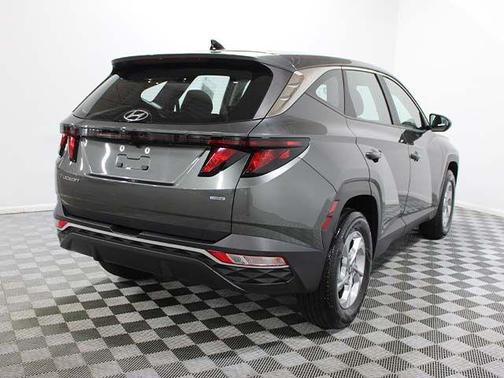 Amazon Gray 2022 Hyundai TUCSON SE