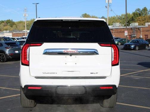 2022 GMC Yukon SLT
