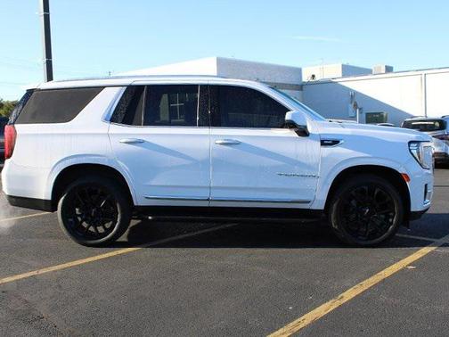 2022 GMC Yukon SLT