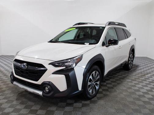 Crystal White Pearl 2023 Subaru Outback Limited