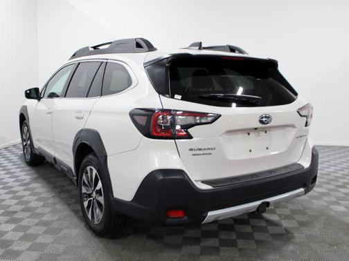 Crystal White Pearl 2023 Subaru Outback Limited