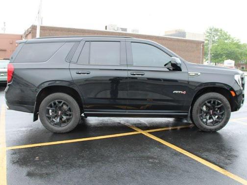 2022 GMC Yukon 4WD AT4
