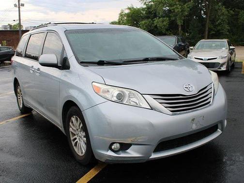 2016 Toyota Sienna XLE