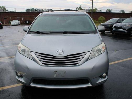 2016 Toyota Sienna XLE