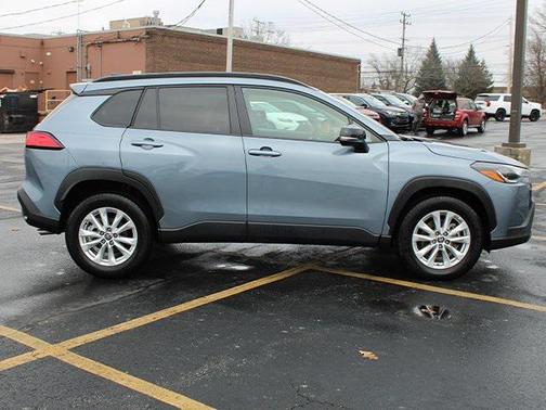 2025 Toyota Corolla Cross LE