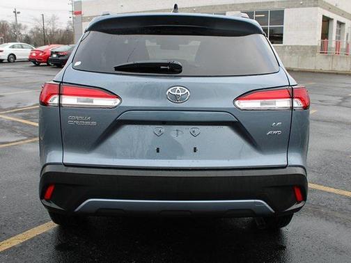 2025 Toyota Corolla Cross LE