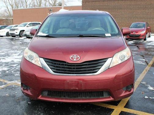 2012 Toyota Sienna LE