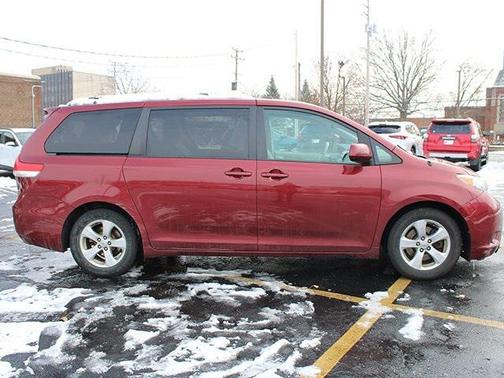 2012 Toyota Sienna LE
