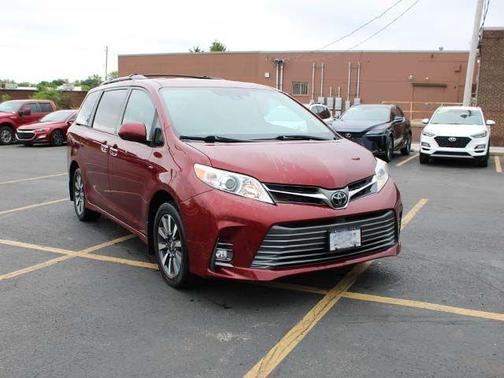 Salsa Red Pearl 2020 Toyota Sienna XLE