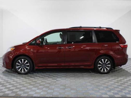 Salsa Red Pearl 2020 Toyota Sienna XLE