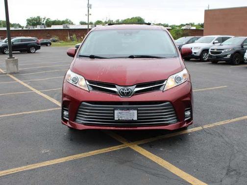 Salsa Red Pearl 2020 Toyota Sienna XLE
