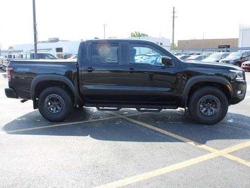 Super Black 2025 Nissan Frontier PRO-4X