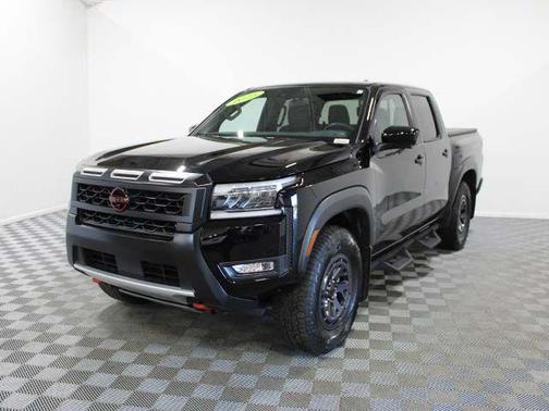 Super Black 2025 Nissan Frontier PRO-4X