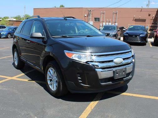 Tuxedo Black Metallic 2013 Ford Edge SE