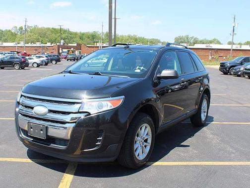 Tuxedo Black Metallic 2013 Ford Edge SE