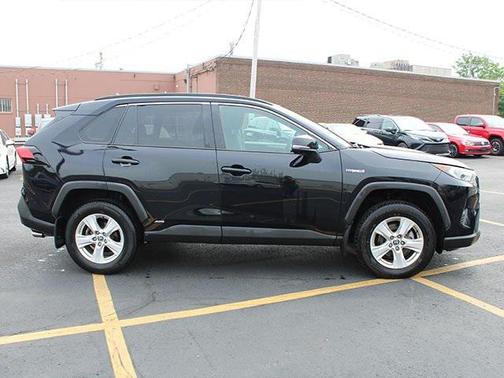 2021 Toyota RAV4 Hybrid XLE