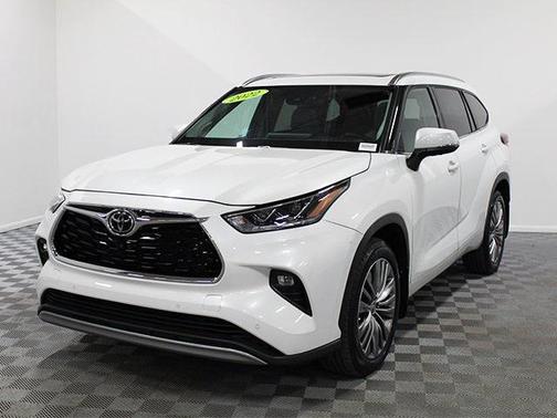 2022 Toyota Highlander Platinum