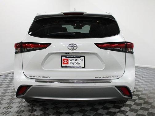 2022 Toyota Highlander Platinum