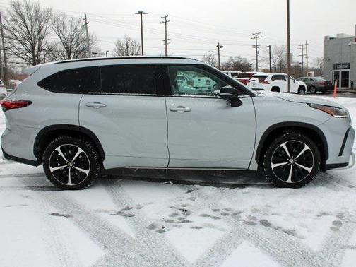 2021 Toyota Highlander XSE