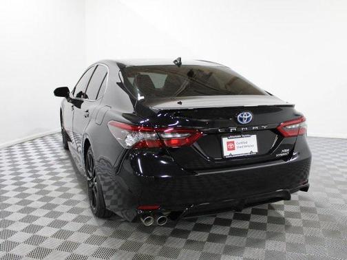 2024 Toyota Camry Hybrid SE