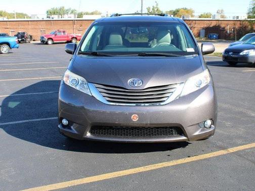2012 Toyota Sienna XLE