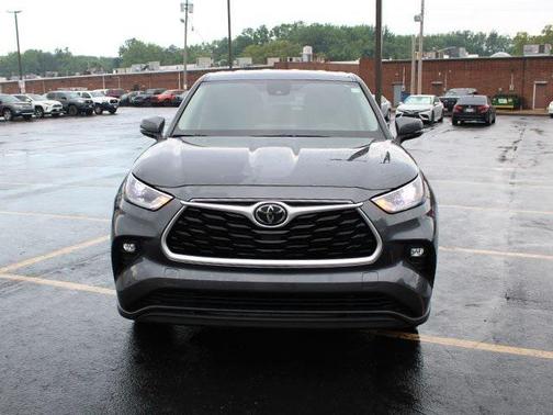 2021 Toyota Highlander LE
