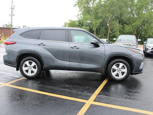 2021 Toyota Highlander LE