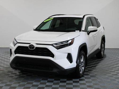 2022 Toyota RAV4 XLE