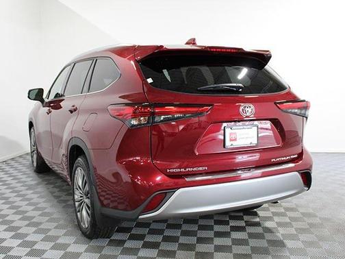 2021 Toyota Highlander Platinum