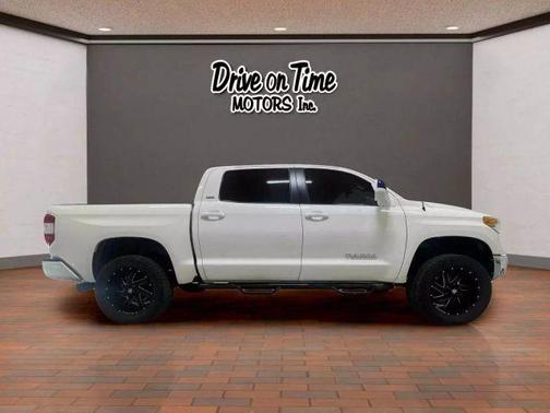 2017 Toyota Tundra SR5