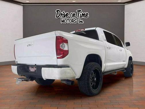 2017 Toyota Tundra SR5