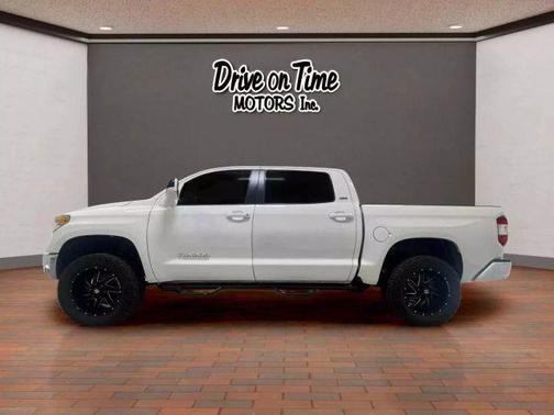 2017 Toyota Tundra SR5