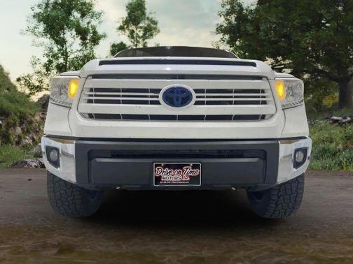 2017 Toyota Tundra SR5