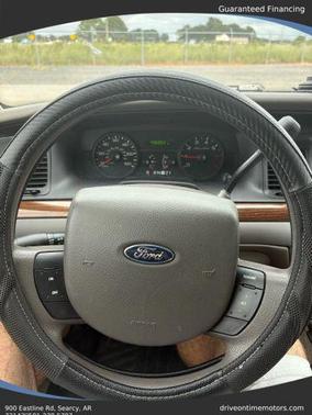 2006 Ford Crown Victoria Base