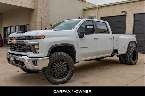 Summit White 2026 Chevrolet Silverado 3500 LT