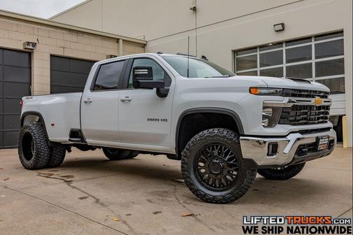 Summit White 2026 Chevrolet Silverado 3500 LT
