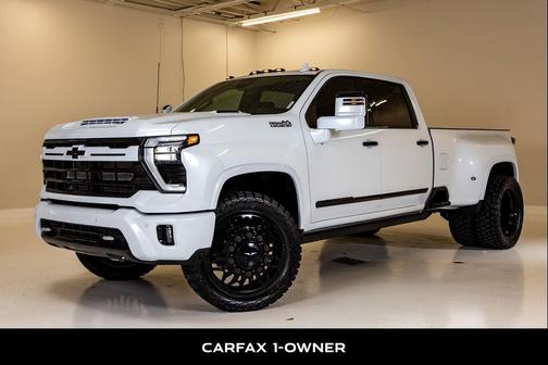 Polar White Tricoat 2026 Chevrolet Silverado 3500 High Country