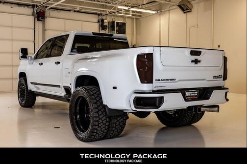 Polar White Tricoat 2026 Chevrolet Silverado 3500 High Country