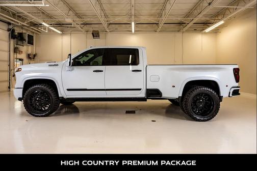 Polar White Tricoat 2026 Chevrolet Silverado 3500 High Country