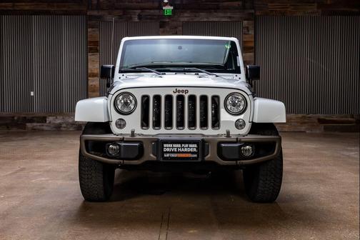 Bright White Clearcoat 2017 Jeep Wrangler Unlimited Sahara