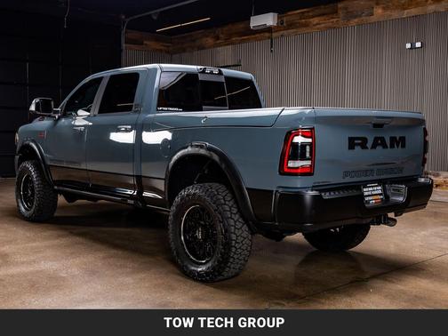 Anvil Clear Coat/Diamond Black Crystal Pearl Coat 2021 RAM 2500 Power Wagon