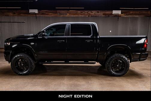 Diamond Black Crystal Pearlcoat 2026 RAM 1500 Laramie