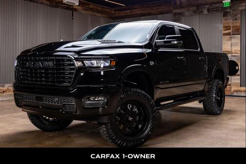 Diamond Black Crystal Pearlcoat 2026 RAM 1500 Laramie