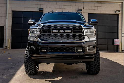 Diamond Black Crystal Pearlcoat 2021 RAM 2500 Limited Mega Cab 4x4 6'4' Box