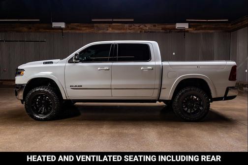 Ivory White Tri-Coat Pearlcoat 2025 RAM 1500 Limited