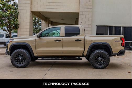 Sand Dune Metallic 2023 Chevrolet Colorado Trail Boss