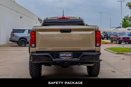 Sand Dune Metallic 2023 Chevrolet Colorado Trail Boss