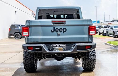 Anvil Clearcoat 2025 Jeep Gladiator High Tide