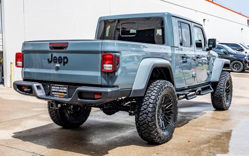 Anvil Clearcoat 2025 Jeep Gladiator High Tide