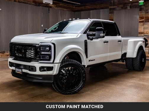 Star White Metallic Tri-Coat 2027 Ford F-450 Platinum